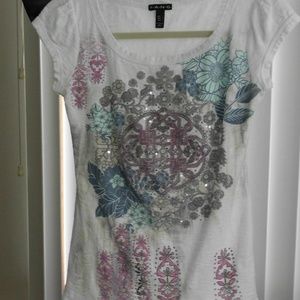 Juniors short sleeved t-shirt